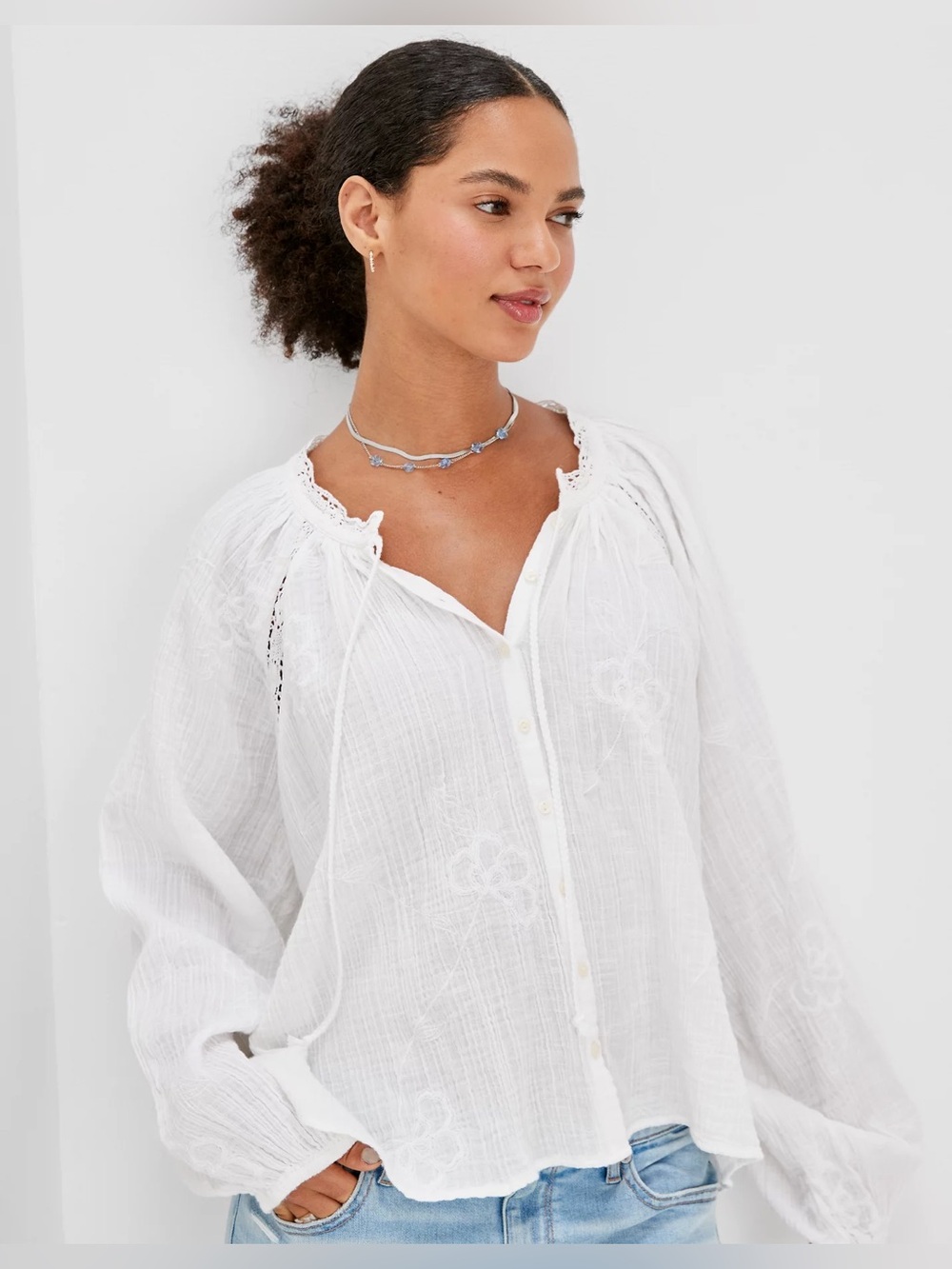 American Eagle outfitters white 100% cotton flowy top w/ floral embroidery NWT